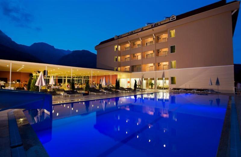 Castle Park Hotel Бельдиби Экстерьер фото