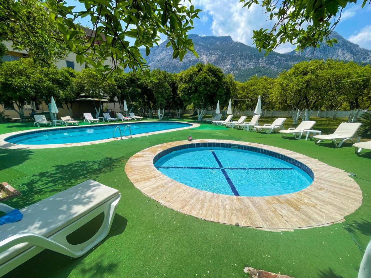 Castle Park Hotel Бельдиби Экстерьер фото