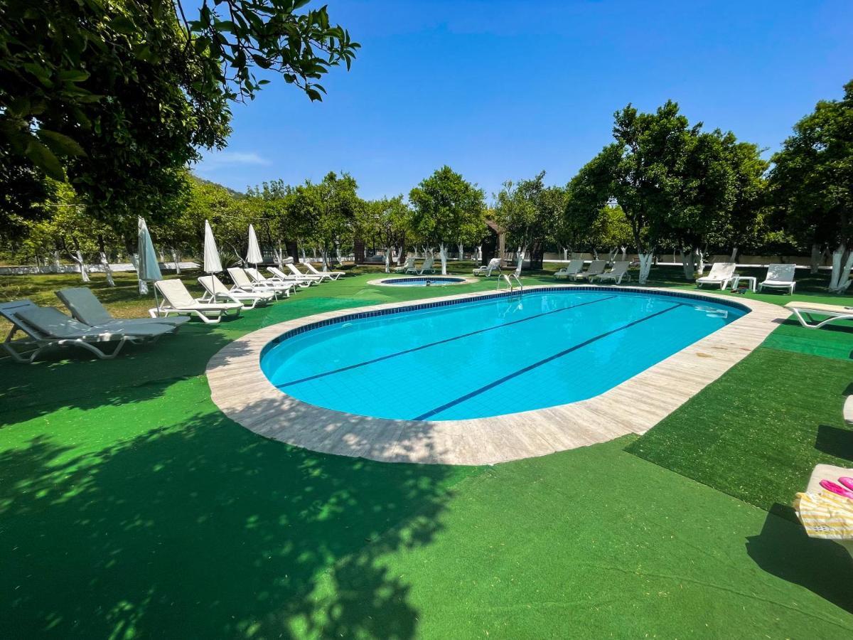 Castle Park Hotel Бельдиби Экстерьер фото
