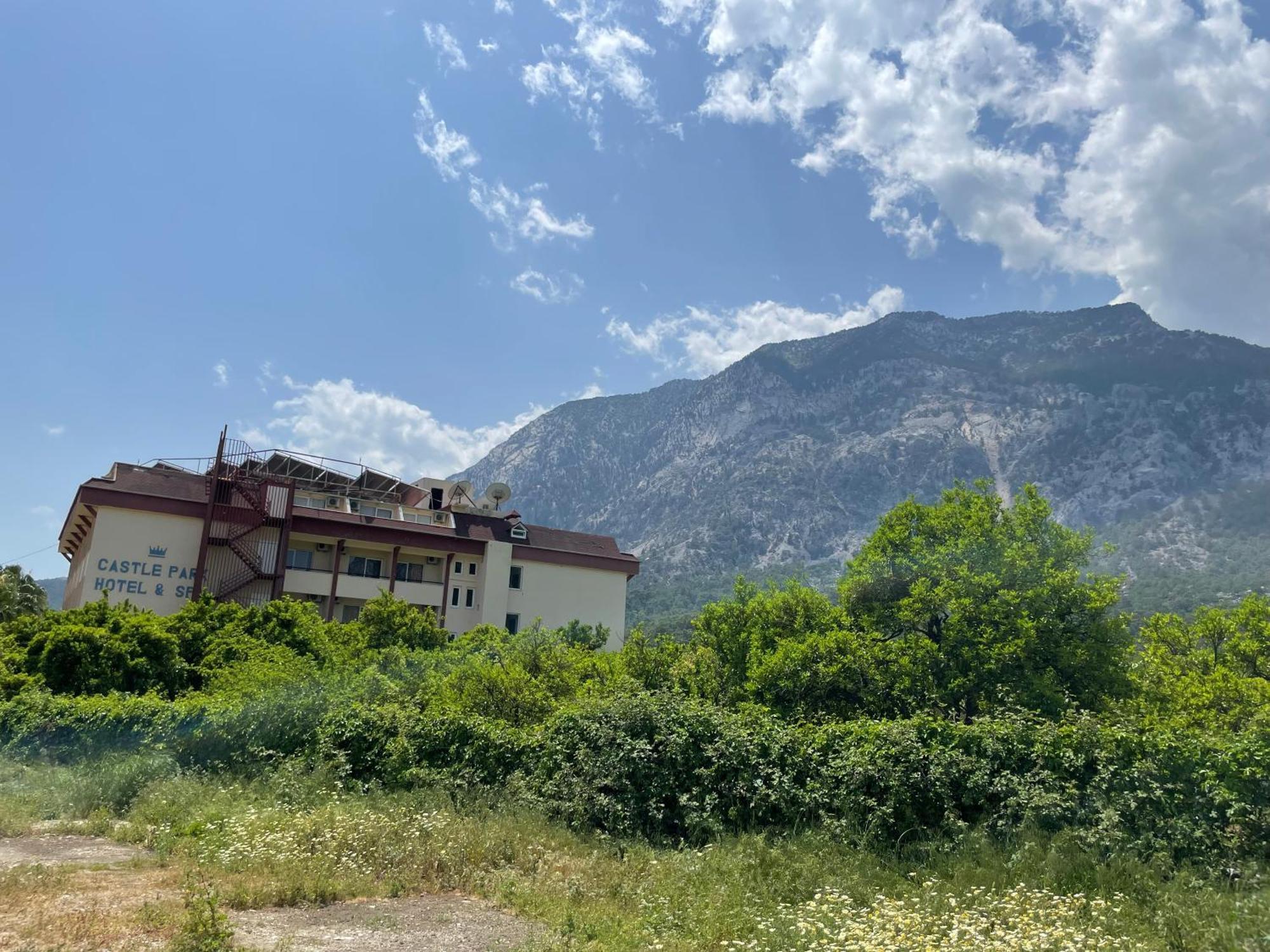 Castle Park Hotel Бельдиби Экстерьер фото