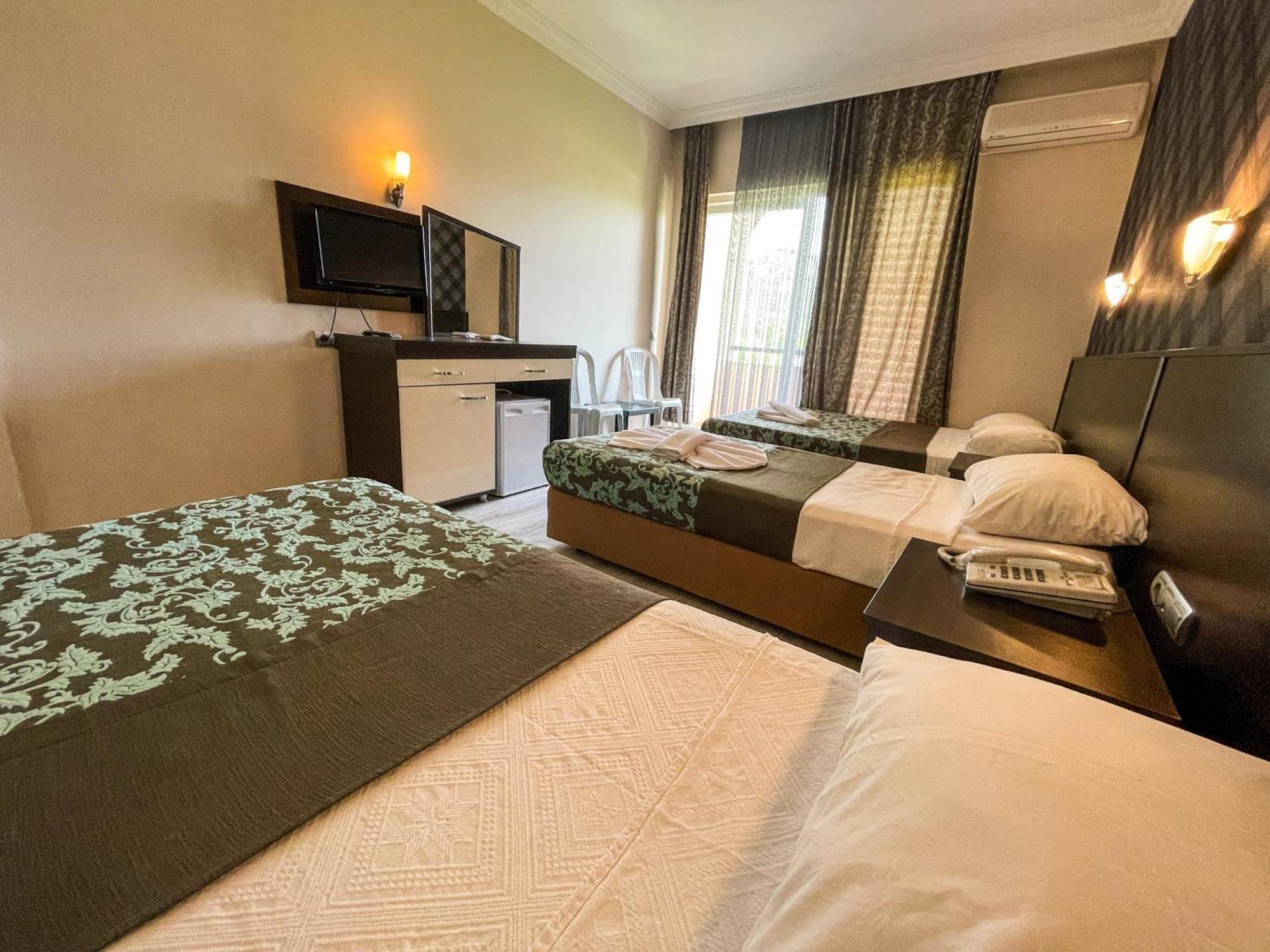 Castle Park Hotel Бельдиби Экстерьер фото